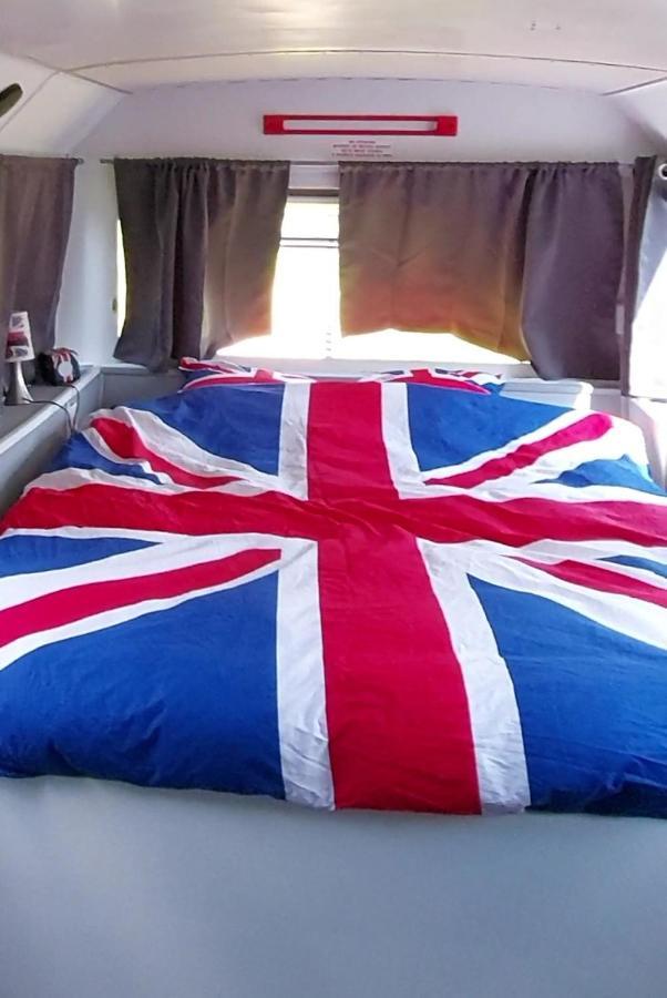 Insolite Bus Anglais Le Buckinghambus Saint-Philbert-sur-Risle ภายนอก รูปภาพ
