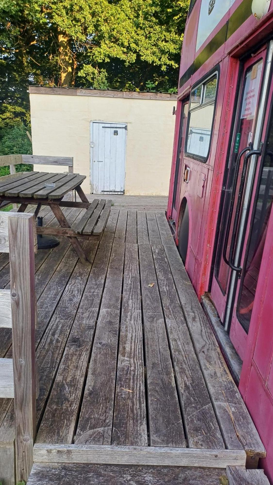 Insolite Bus Anglais Le Buckinghambus Saint-Philbert-sur-Risle ภายนอก รูปภาพ